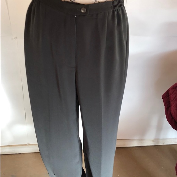 Sag Harbor Pantsuit 📦 Jacket & Pants. Very nice suit. - Picture 6 of 6